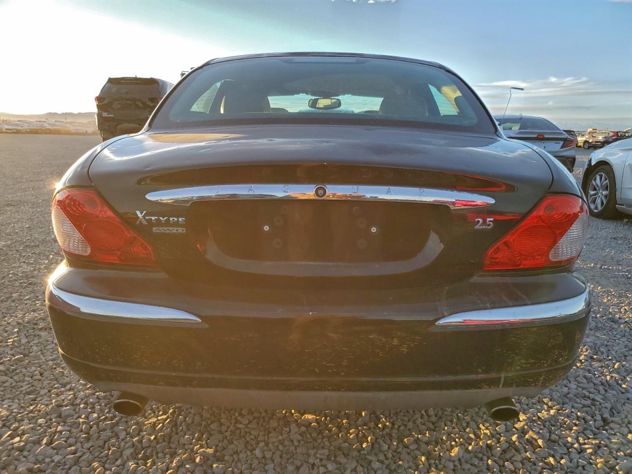 Jaguar X-Type 2.5 Image 5