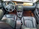 Jaguar X-Type 2.5 Image 6