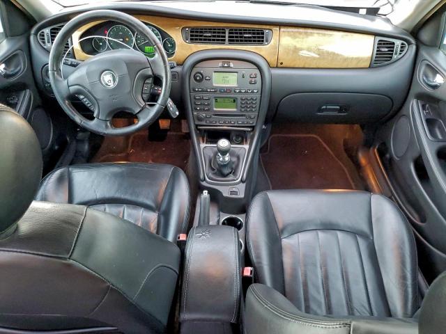 Jaguar X-Type 2.5 Image 6