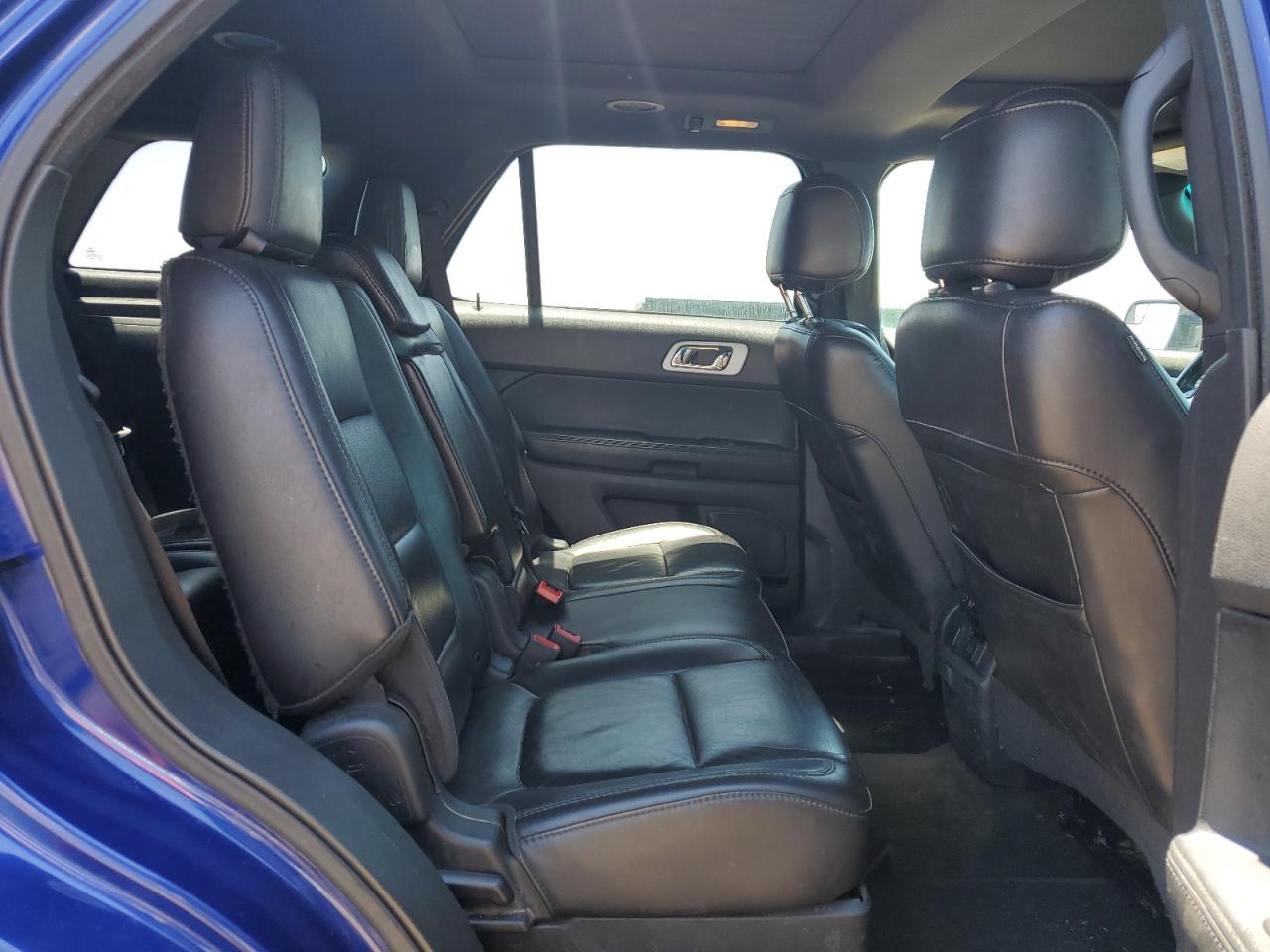 Ford Explorer Limited Image 9