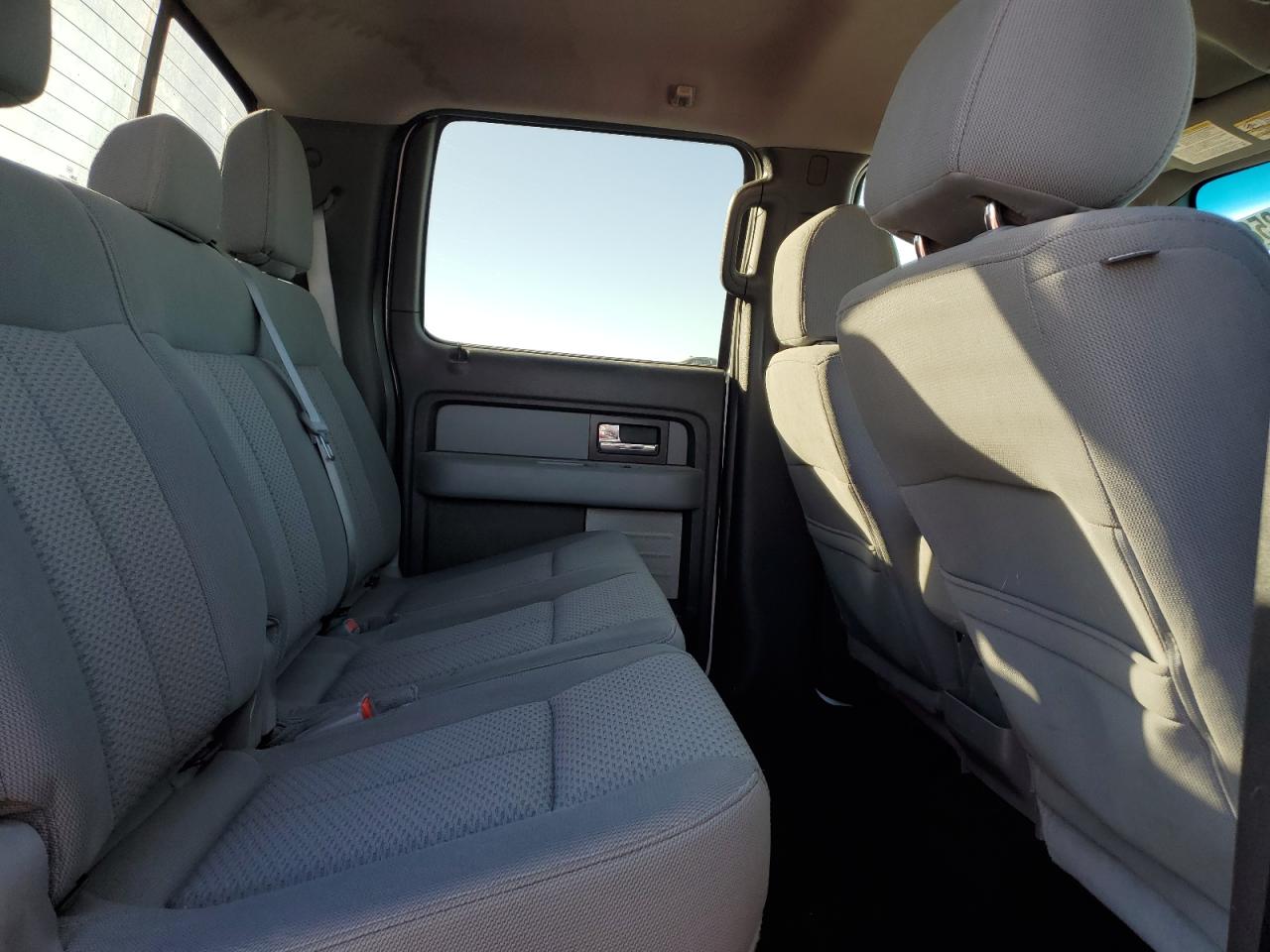 Ford F-150 Supercrew Image 12