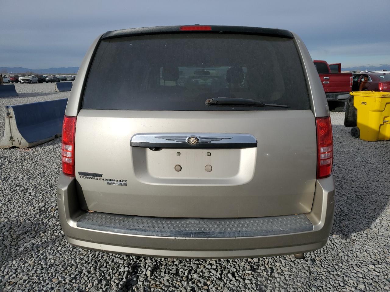 Chrysler Minivan Touring Image 13