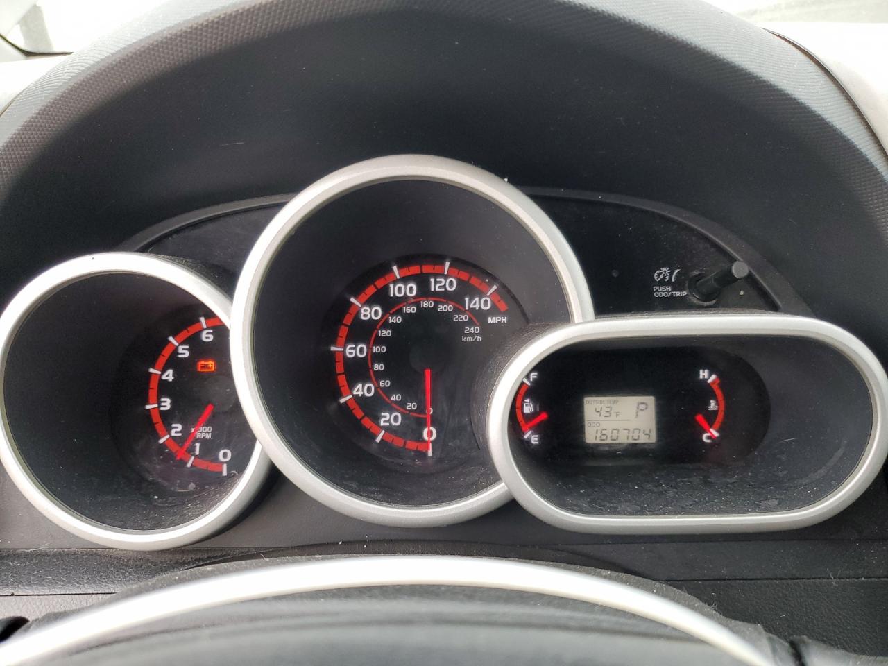 Pontiac Vibe Image 12