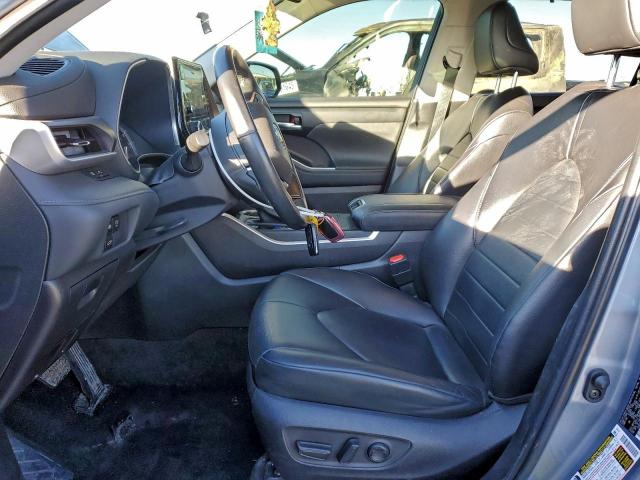 Toyota Highlander L Image 12