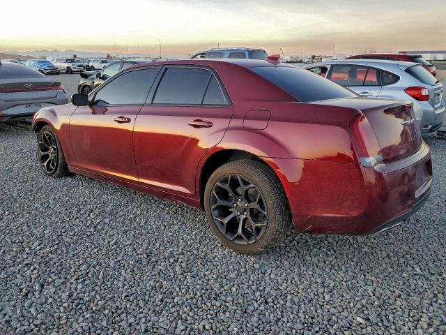 Chrysler 300 S Image 2