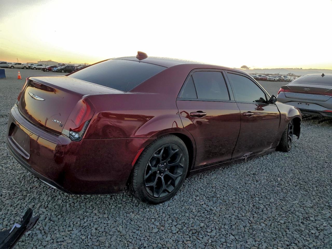 Chrysler 300 S Image 4