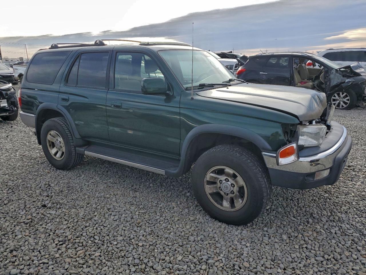 Toyota 4Runner Sr5 Image 3