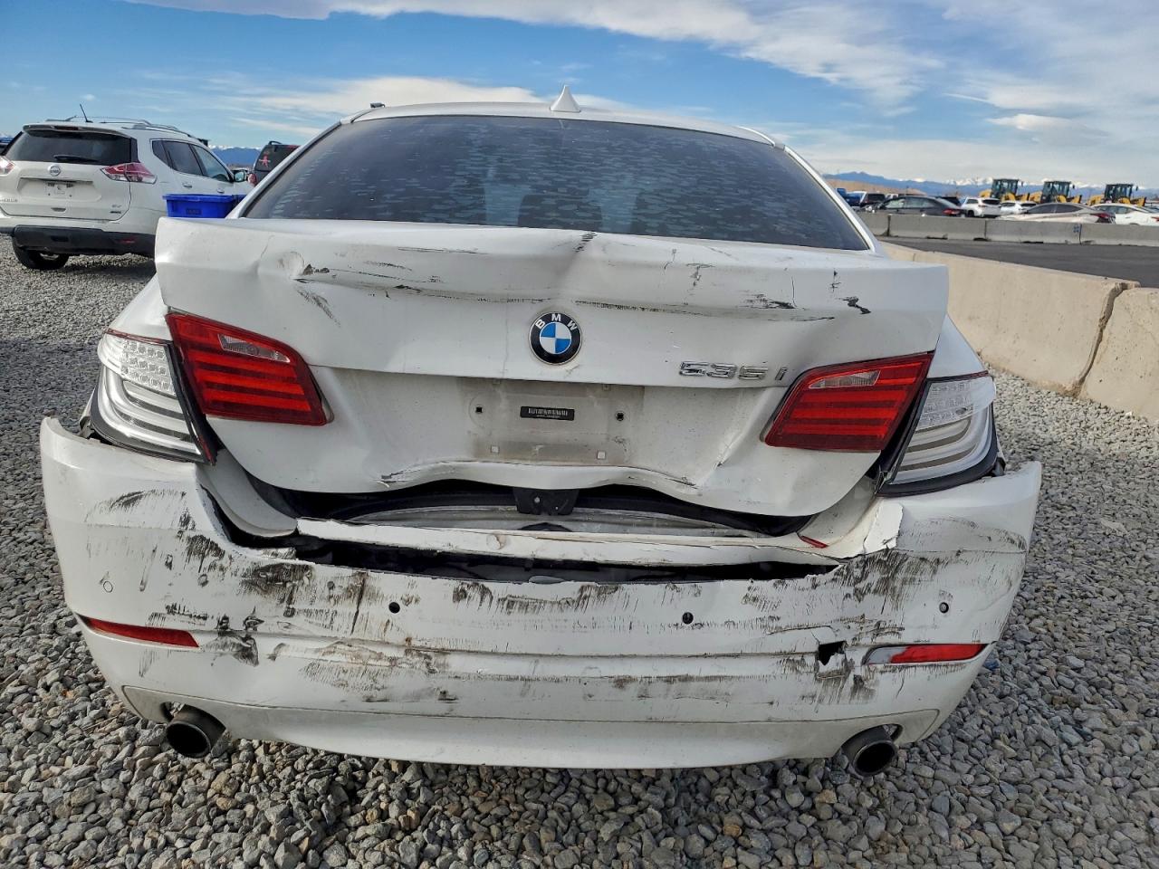 BMW 5 Series I Image 9