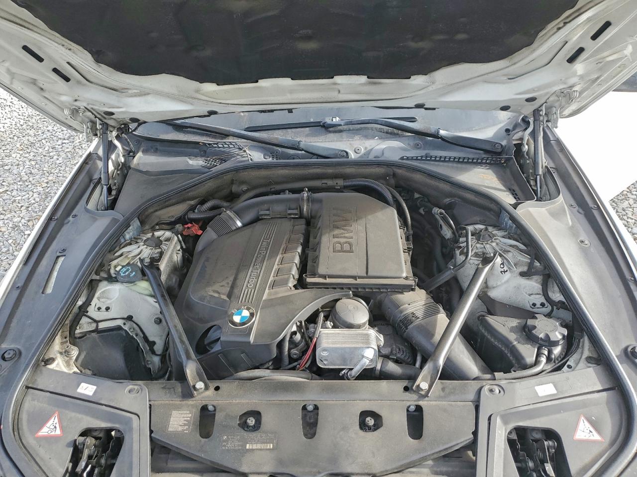 BMW 5 Series I Image 12