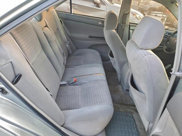 Toyota Camry Le Image 9