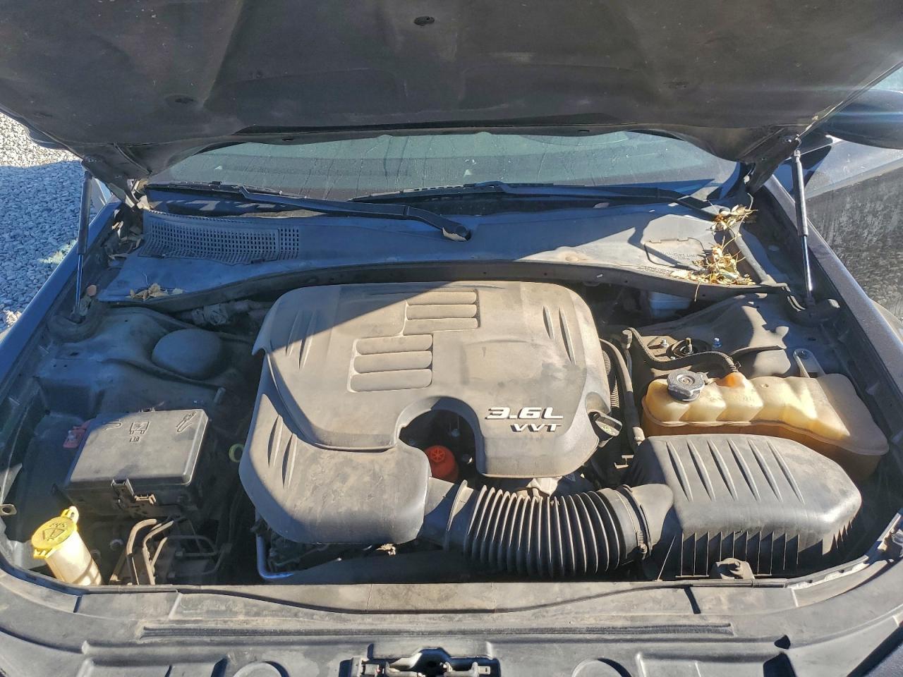 Chrysler 300 S Image 7