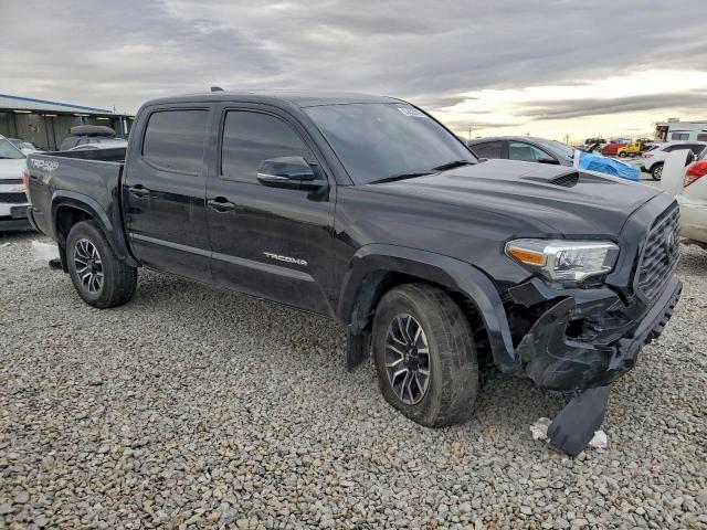 Toyota Tacoma Double Cab Image 4