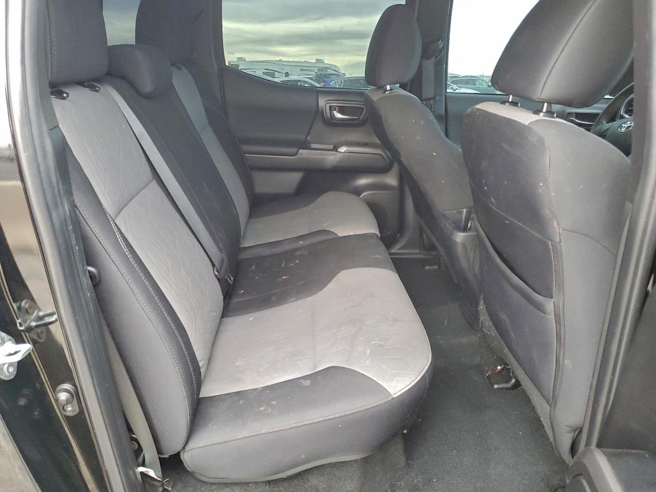 Toyota Tacoma Double Cab Image 11