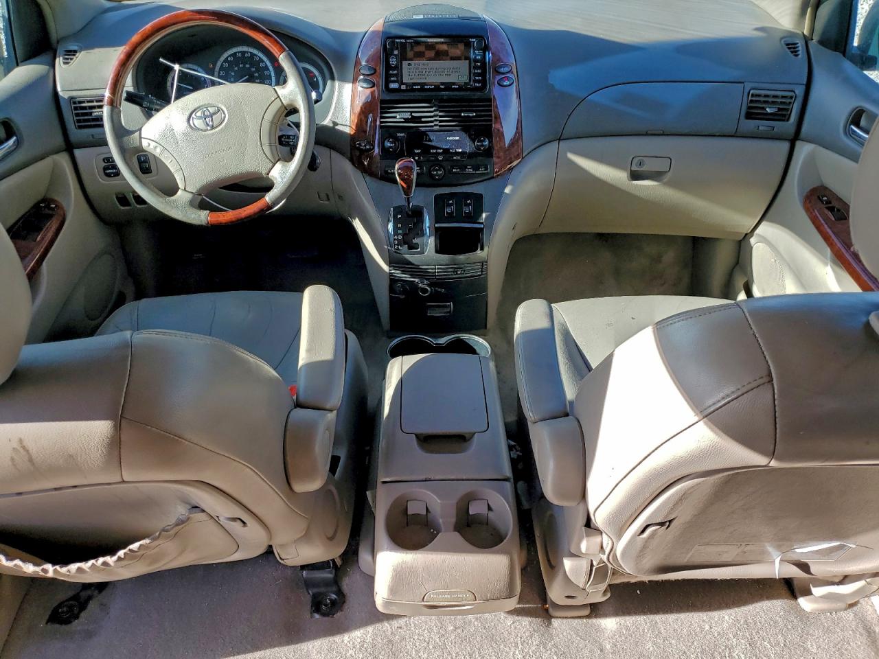 Toyota Sienna Xle Image 4