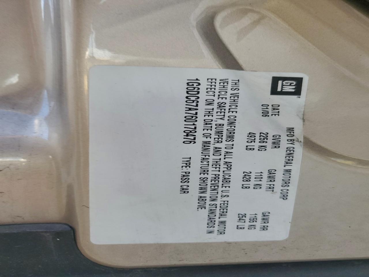 Cadillac STS Image 11