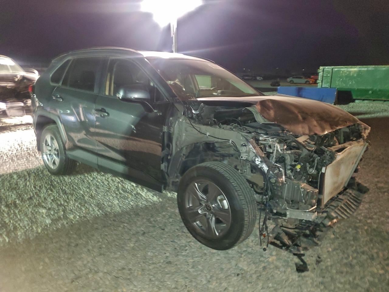 Toyota RAV4 Xle Image 6