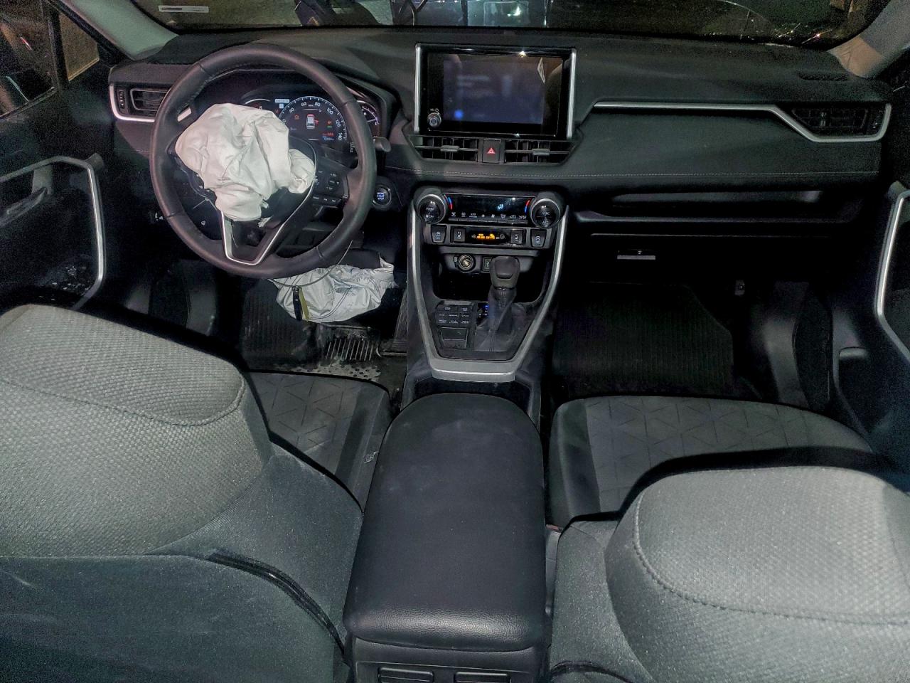 Toyota RAV4 Xle Image 8