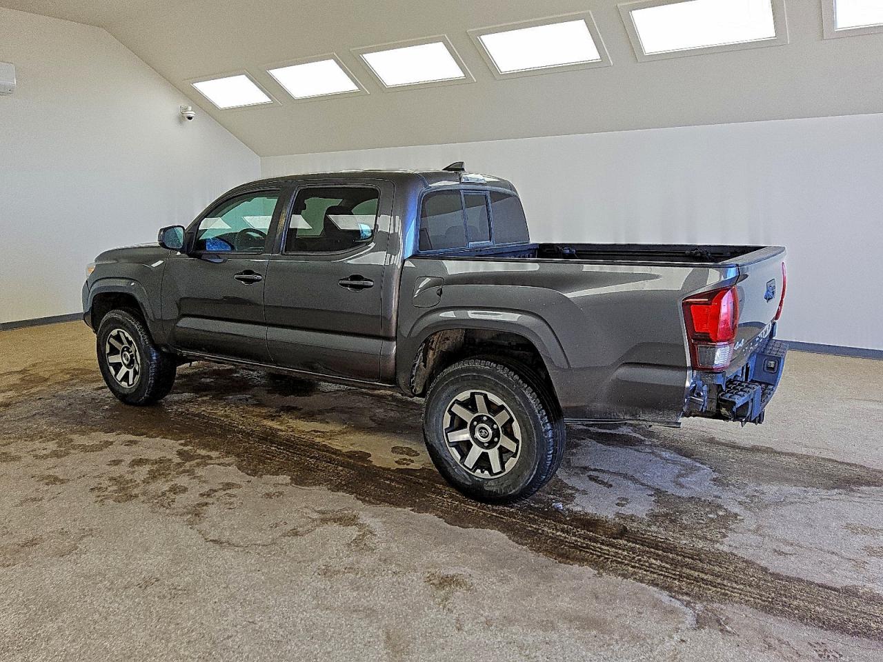Toyota Tacoma Double Cab Image 6