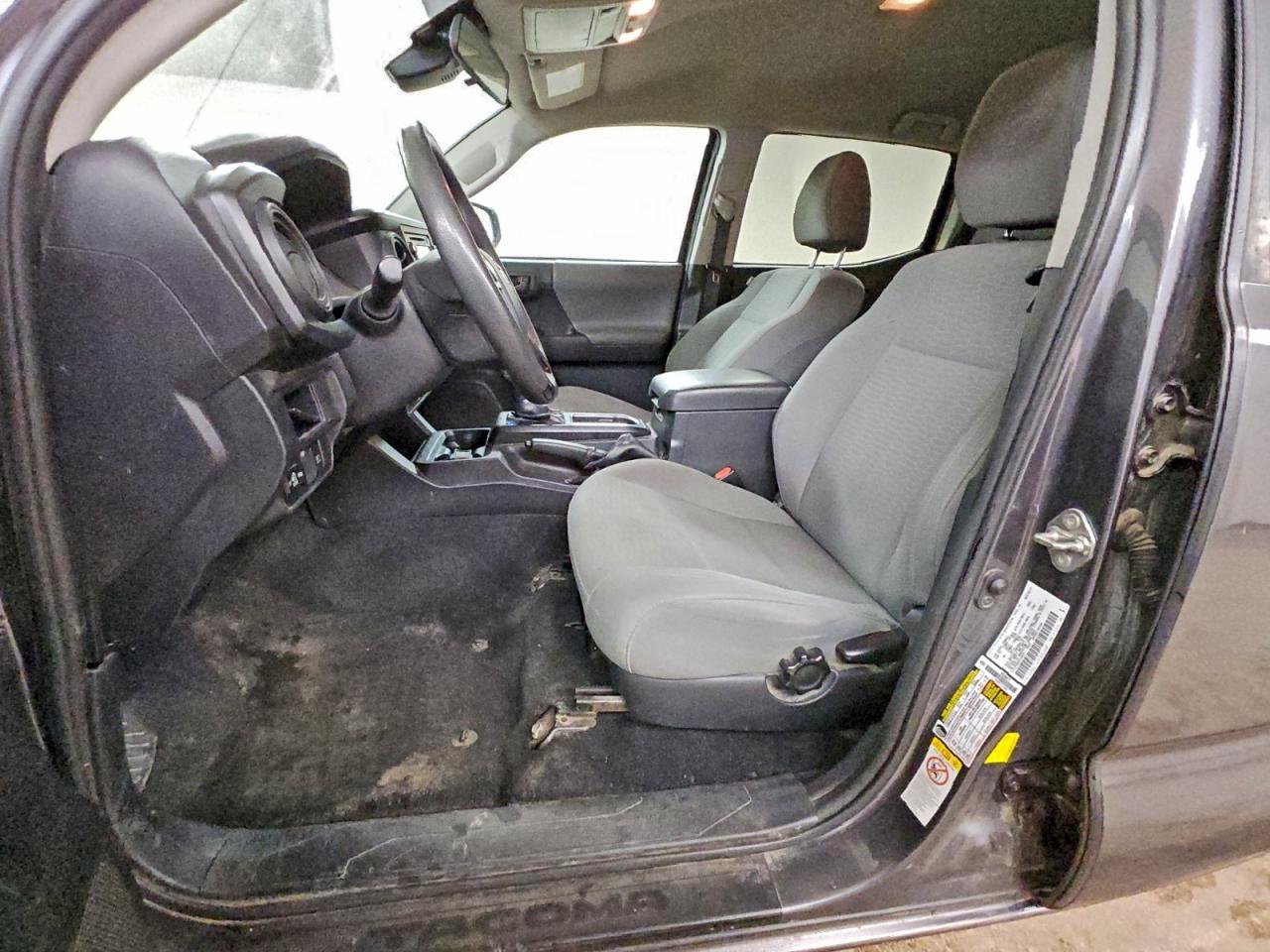 Toyota Tacoma Double Cab Image 2