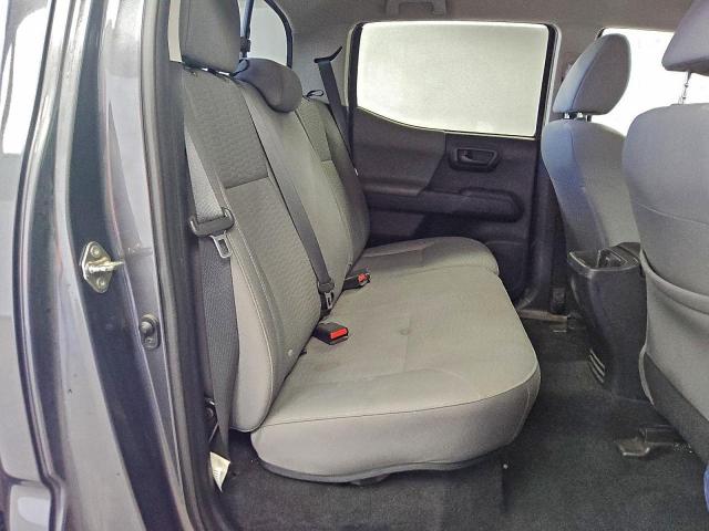 Toyota Tacoma Double Cab Image 8