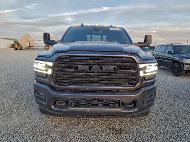 Ram 3500 Laramie Image 9