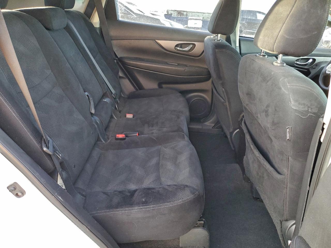 Nissan Rogue S Image 8