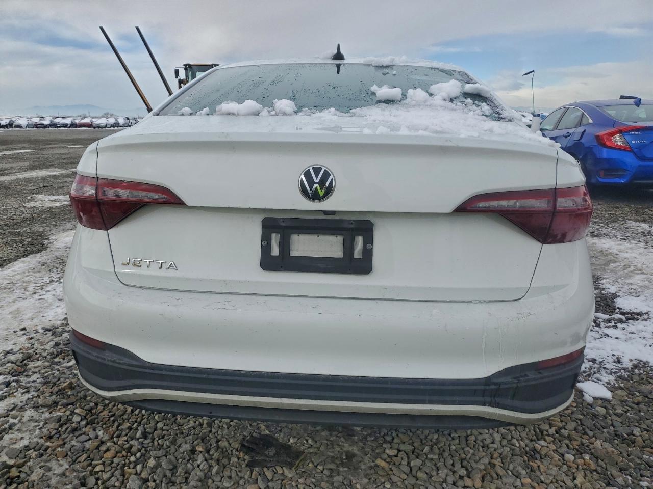 Volkswagen Jetta S Image 9