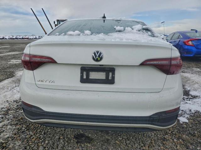 Volkswagen Jetta S Image 9