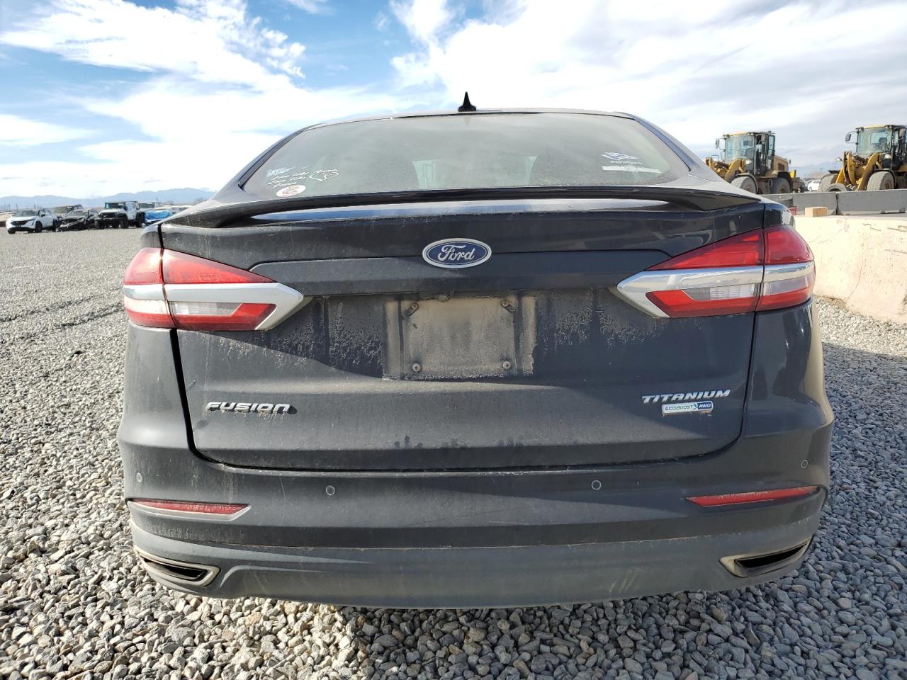 Ford Fusion Titanium Image 5
