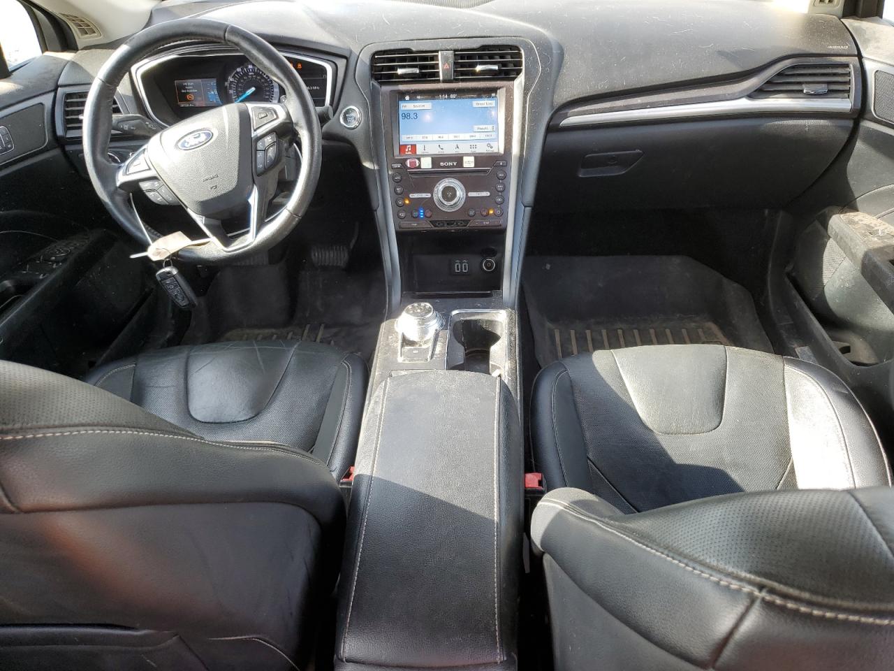 Ford Fusion Titanium Image 10