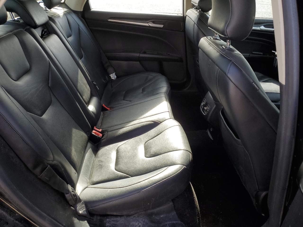 Ford Fusion Titanium Image 9