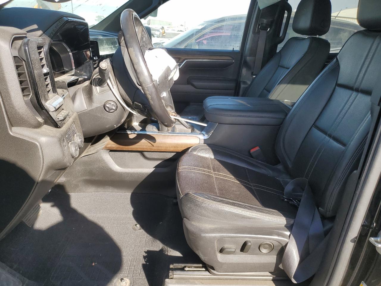 Chevrolet Silverado K1500 High Country Image 3