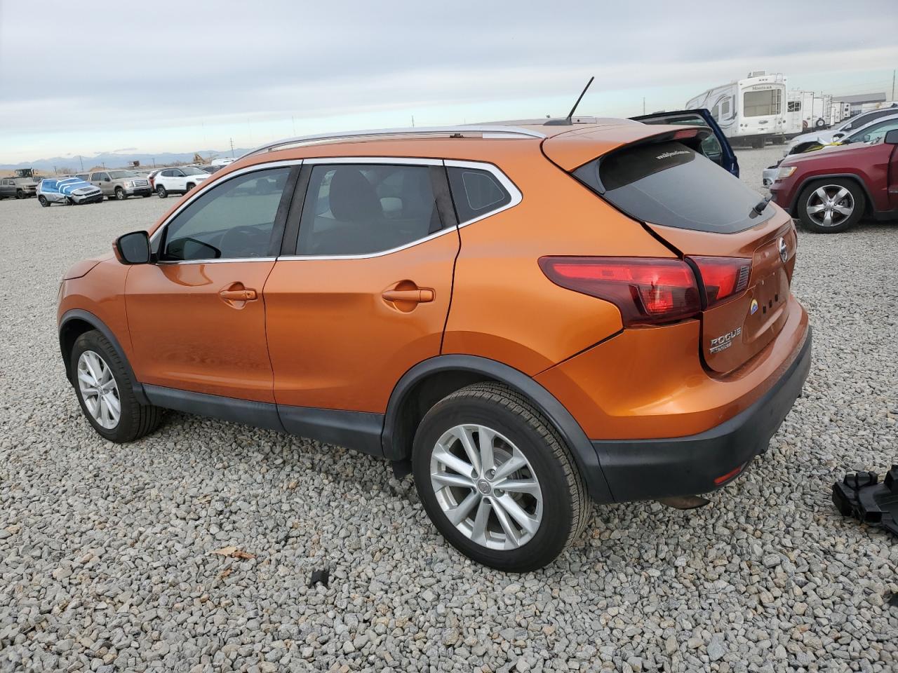 Nissan Rogue S Image 2