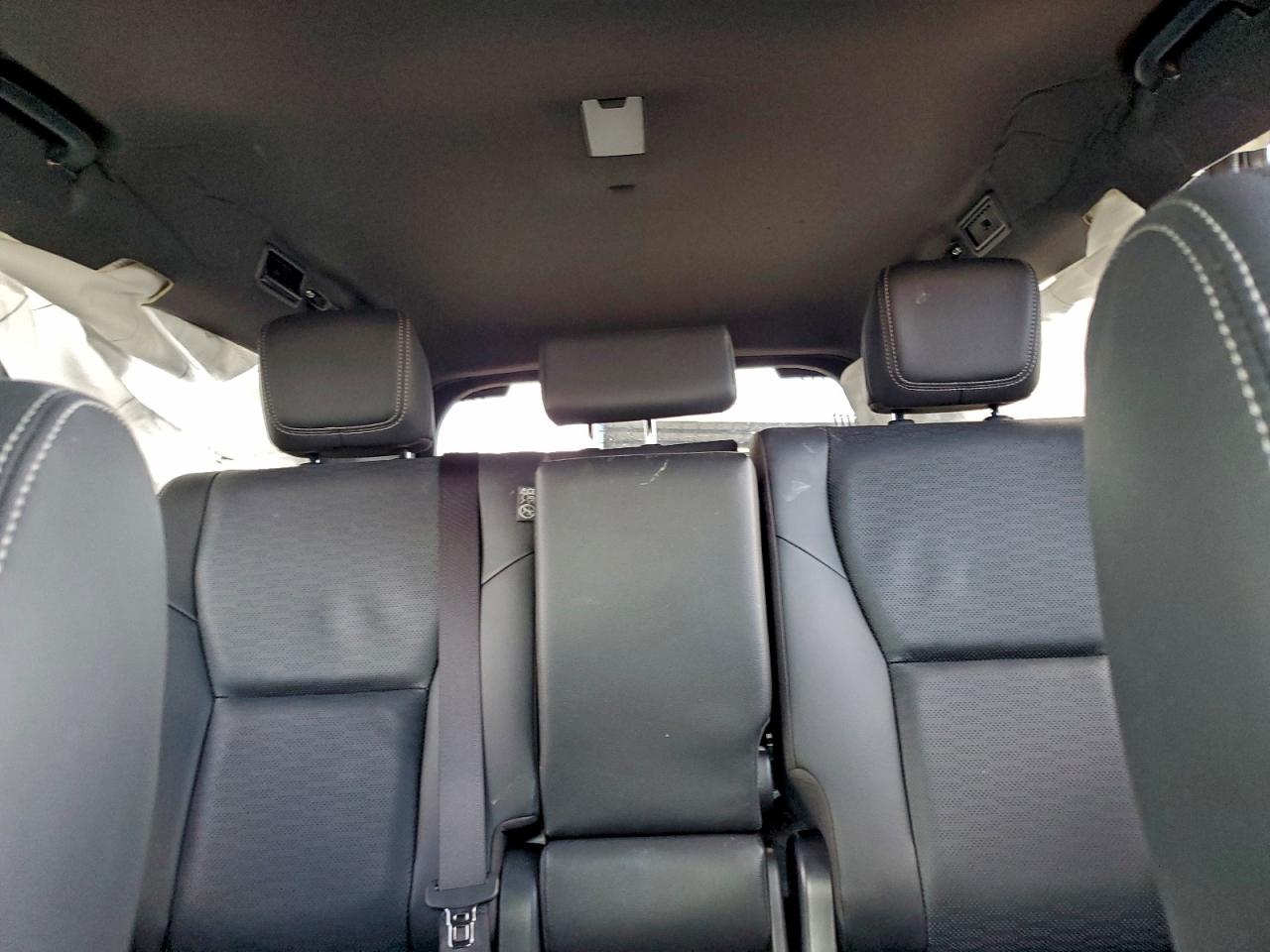 Toyota Land Cruis Base Image 6