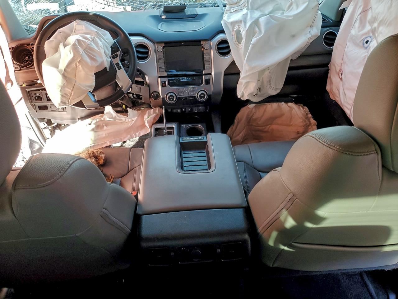 Toyota Tundra Crewmax Limited Image 9