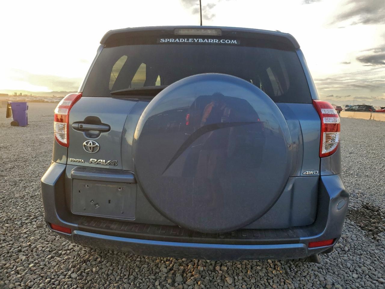 Toyota RAV4 Limited Image 12