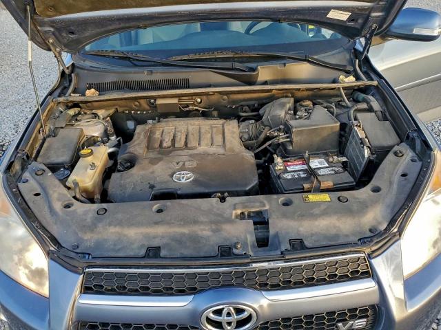 Toyota RAV4 Limited Image 10