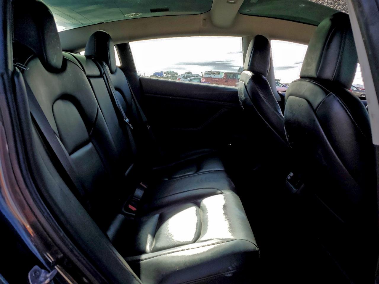 Tesla Model 3 Image 6