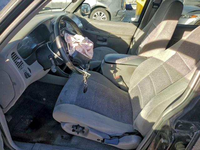 Ford Explorer Image 3