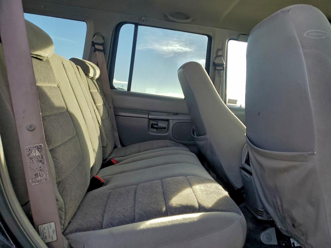 Ford Explorer Image 10