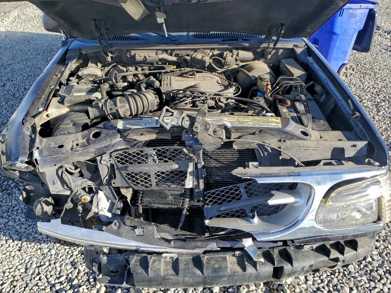 Ford Explorer Image 8