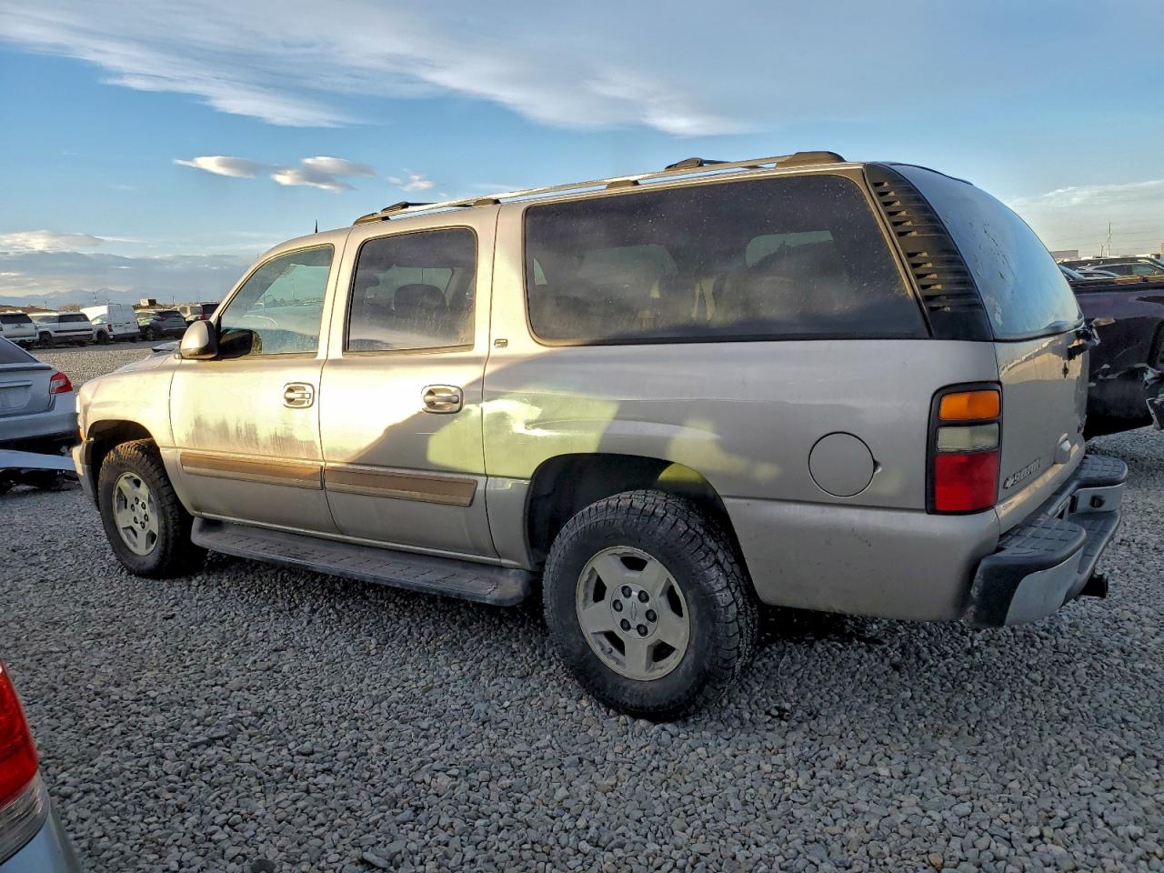 Chevrolet Suburban K1500 Image 2