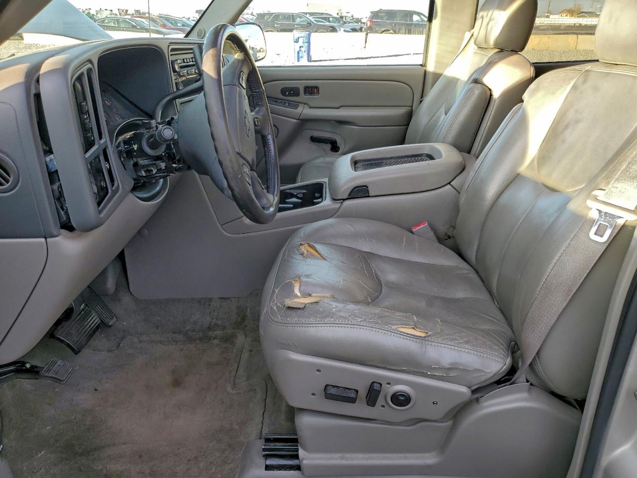 Chevrolet Suburban K1500 Image 8