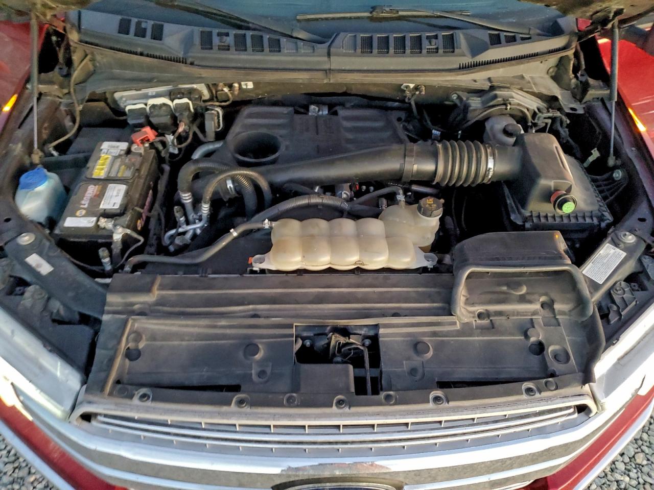 Ford F-150 Supercrew Image 11