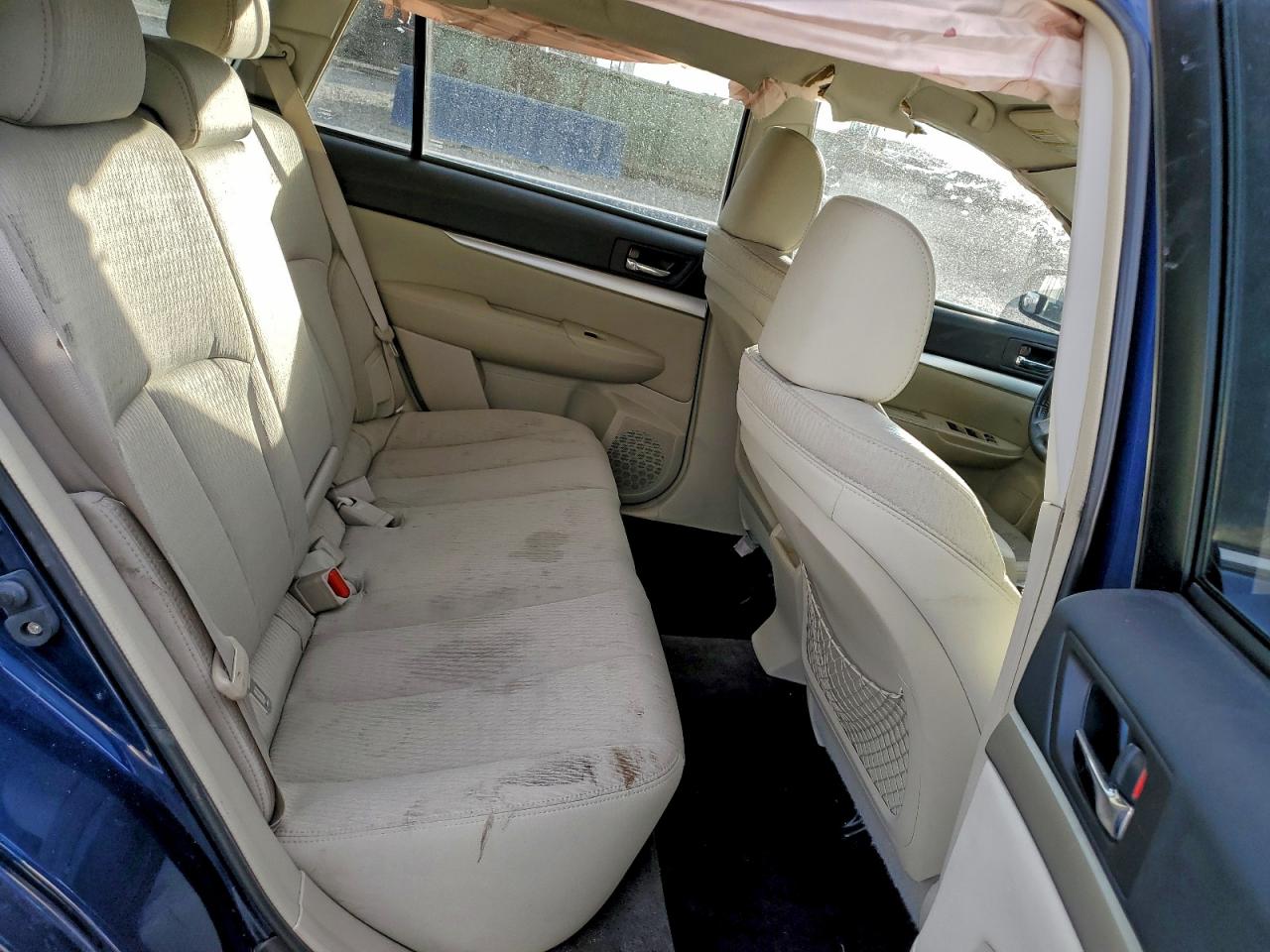 Subaru Outback 2.5i Premium Image 11