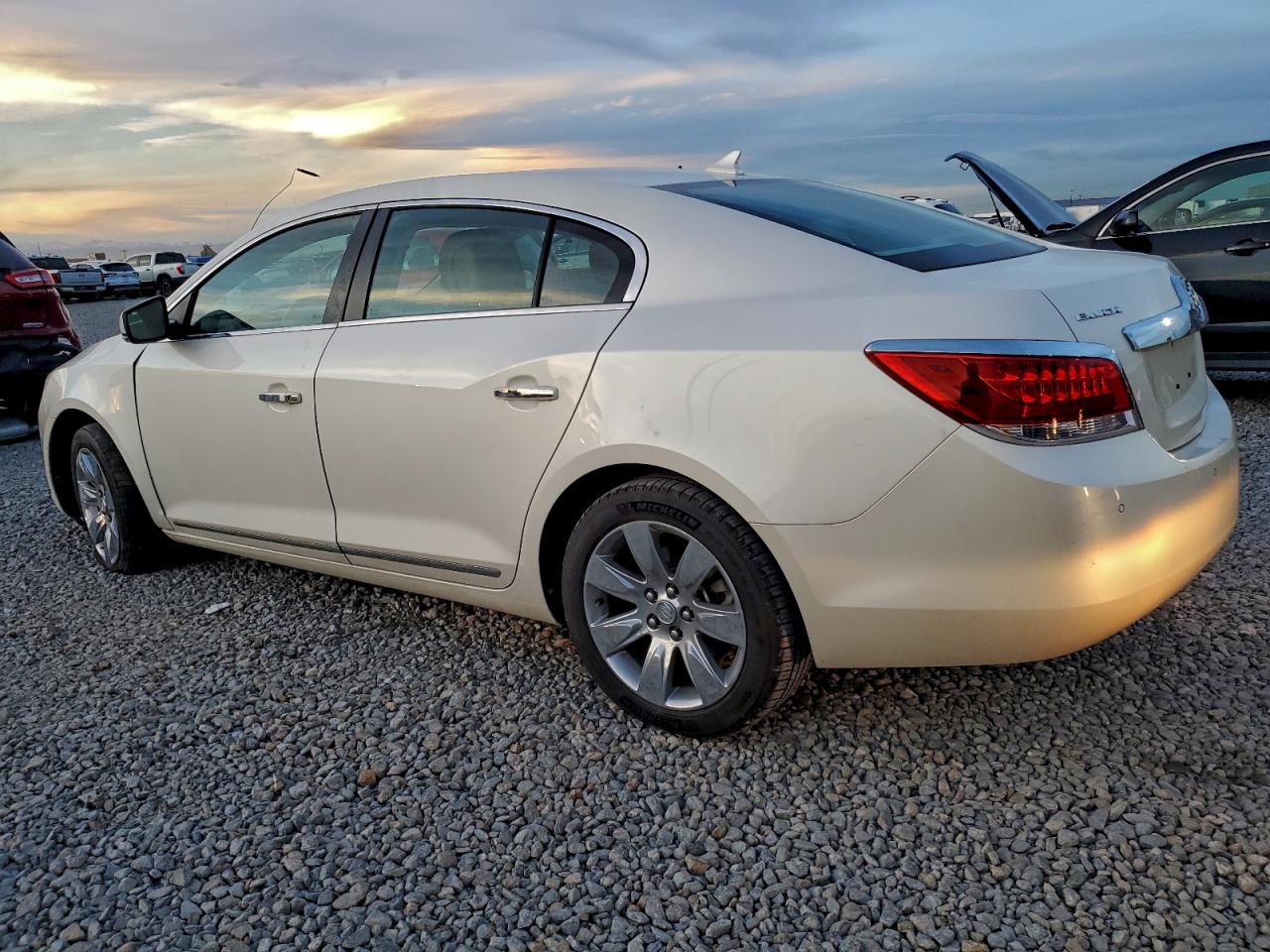 Buick LaCrosse Cxl Image 4