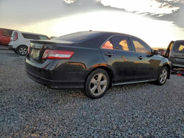 Toyota Camry Se Image 6