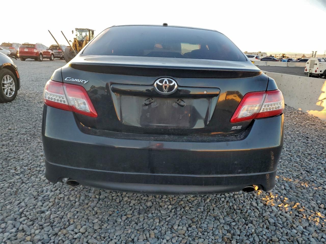 Toyota Camry Se Image 7