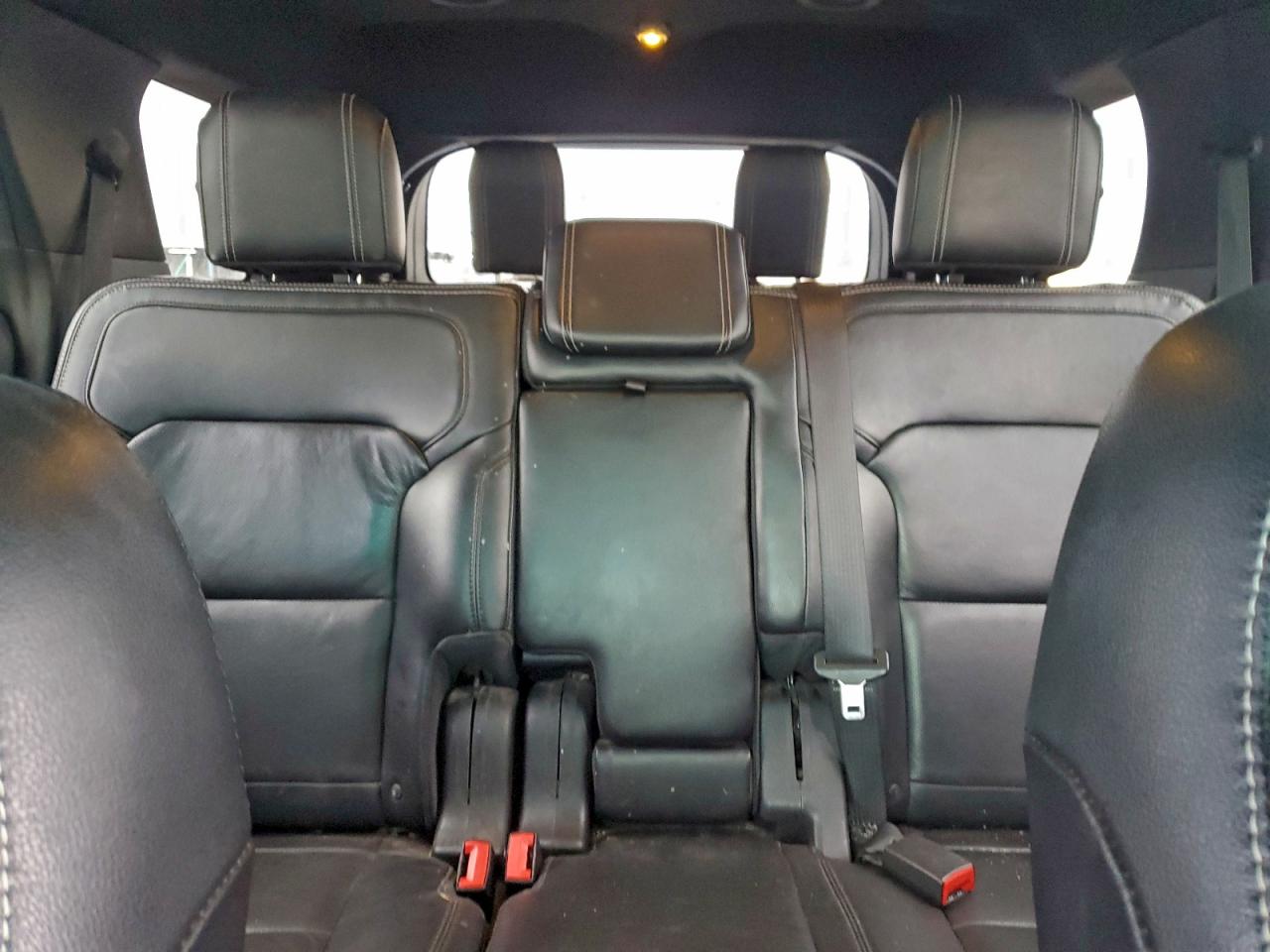 Ford Explorer Limited Image 6