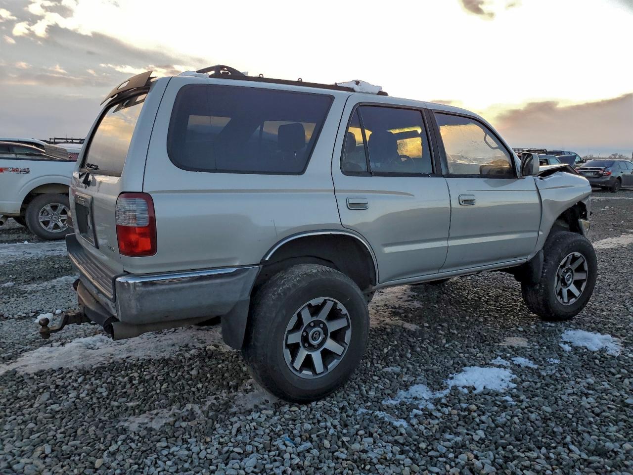 Toyota 4Runner Sr5 Image 6
